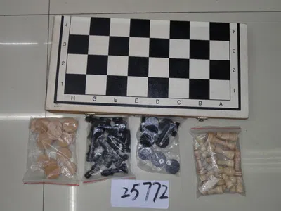 特大号国际象棋 4色_OBL292087